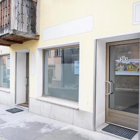 Chasa Taverna Stradun Scuol